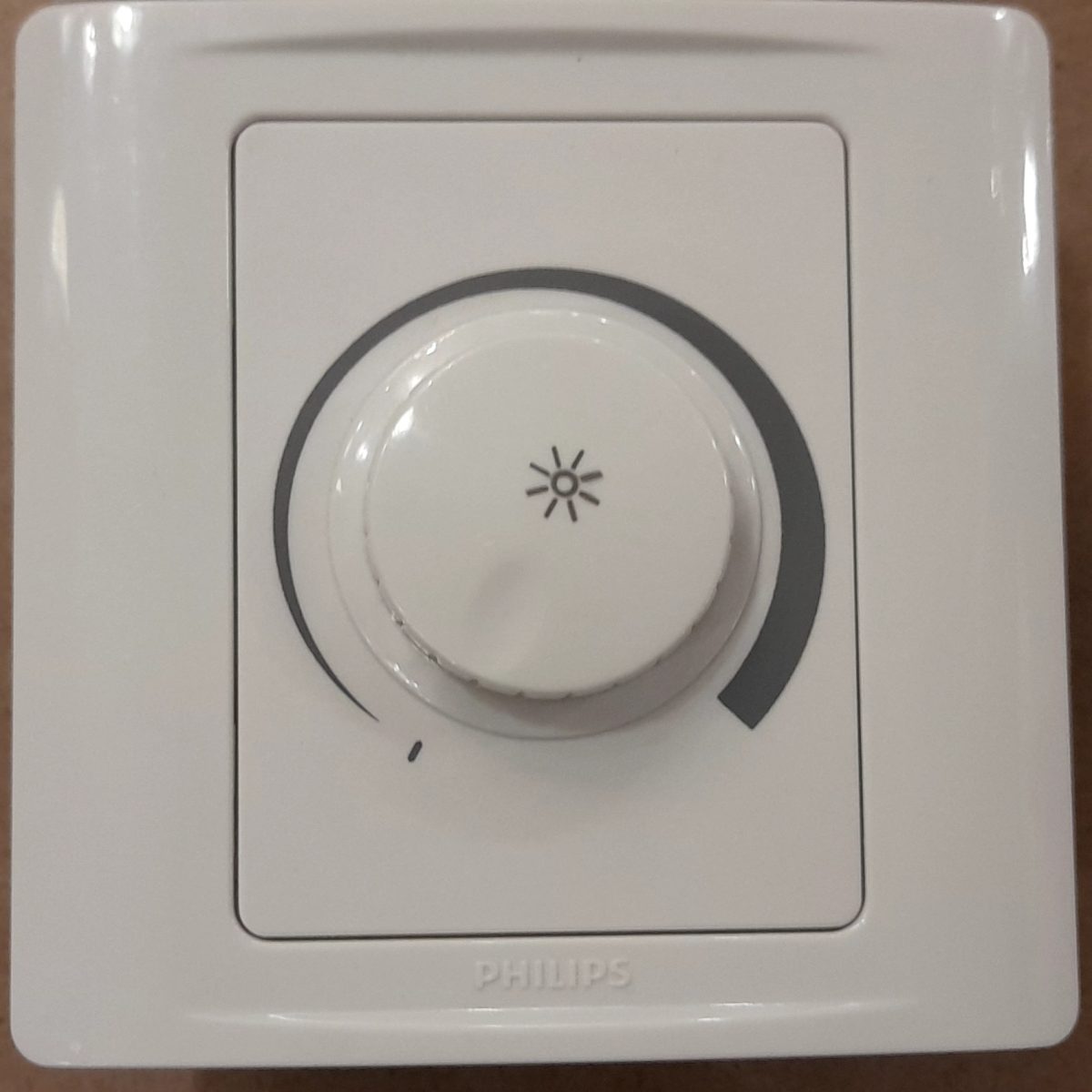 Philips-Light Dimmer 630w-Switch-Eco (41749) — premium lighting product available from DEEN ELECTRIC Rawalpindi