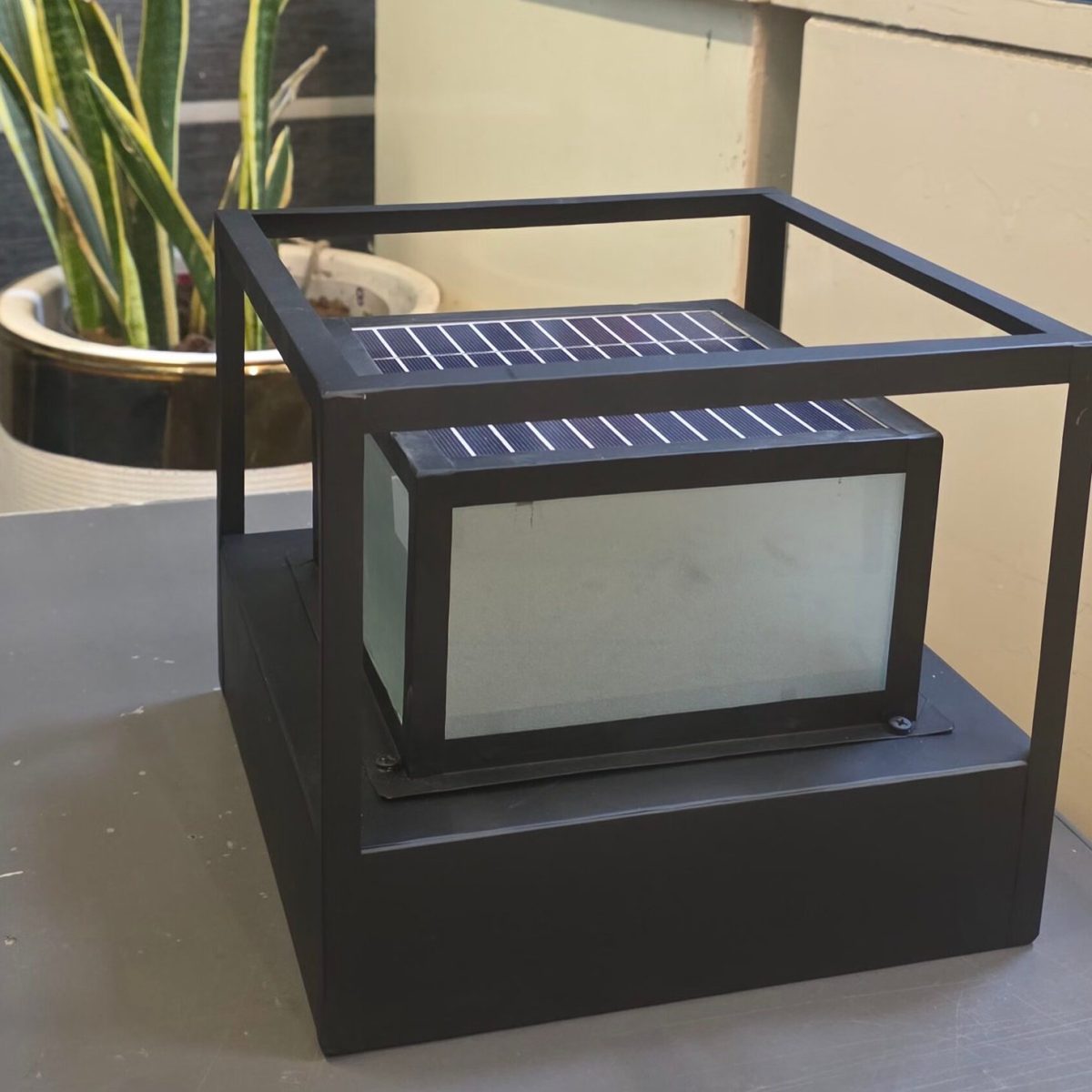 Solar plus electric Led gate/pillar light — premium lighting product available from DEEN ELECTRIC Rawalpindi