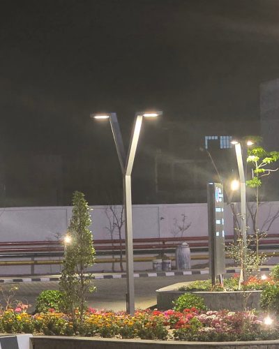 Y shaped modern designed garden pole light